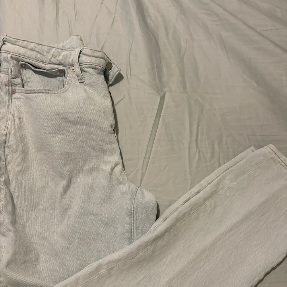 Madewell Light Wash Denim Jeans - Picture 7 of 7